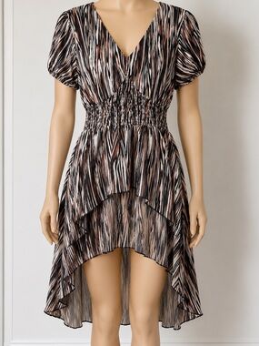 inner circle -  High-Low V-Neck dress